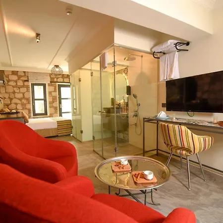 Magnificent Flat With Patio Near Hadrian's Gate * Antalya