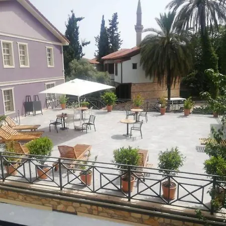 Magnificent Flat With Patio Near Hadrian's Gate Apartment