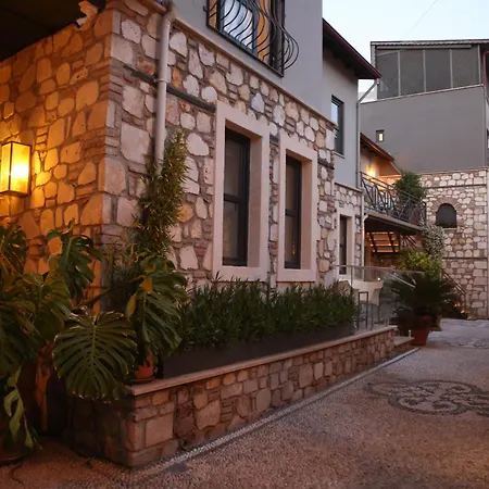 Magnificent Flat With Patio Near Hadrian's Gate *