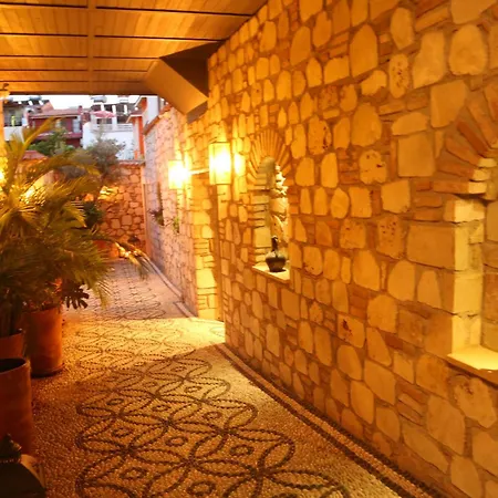 Apartment Magnificent Flat With Patio Near Hadrian's Gate